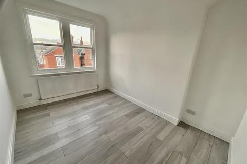 5 bedroom house to rent, Lonsdale Road, Scarborough