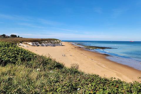 2 bedroom flat for sale, Kingsgate Avenue, Broadstairs CT10