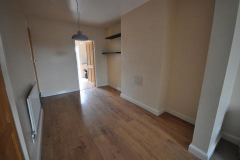 2 bedroom terraced house to rent, Portland Street, Rawcliffe Bridge, Goole