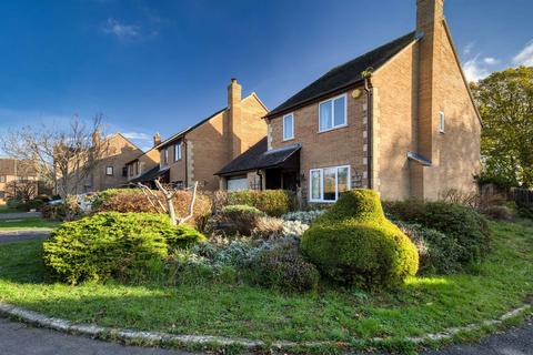 3 bedroom detached house for sale, Schofield Gardens, Witney, OX28