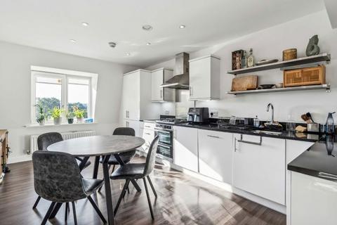 2 bedroom flat for sale, Dock Meadow Reach, London W7