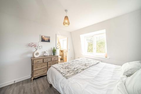 2 bedroom flat for sale, Dock Meadow Reach, London W7