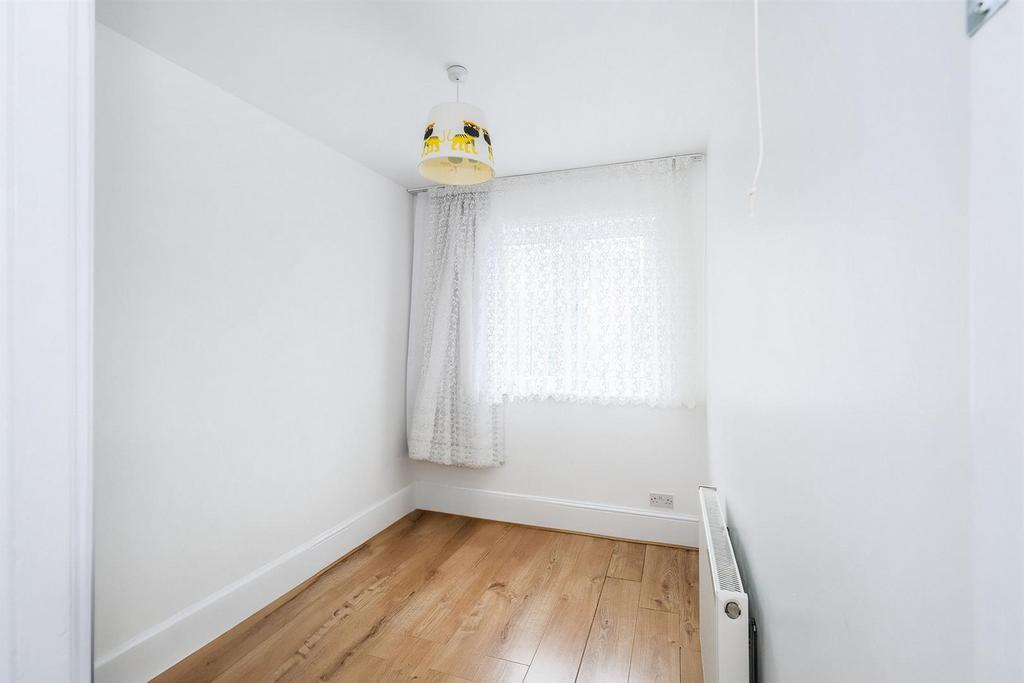 13 dovehouse gdns-7 rszd.jpg