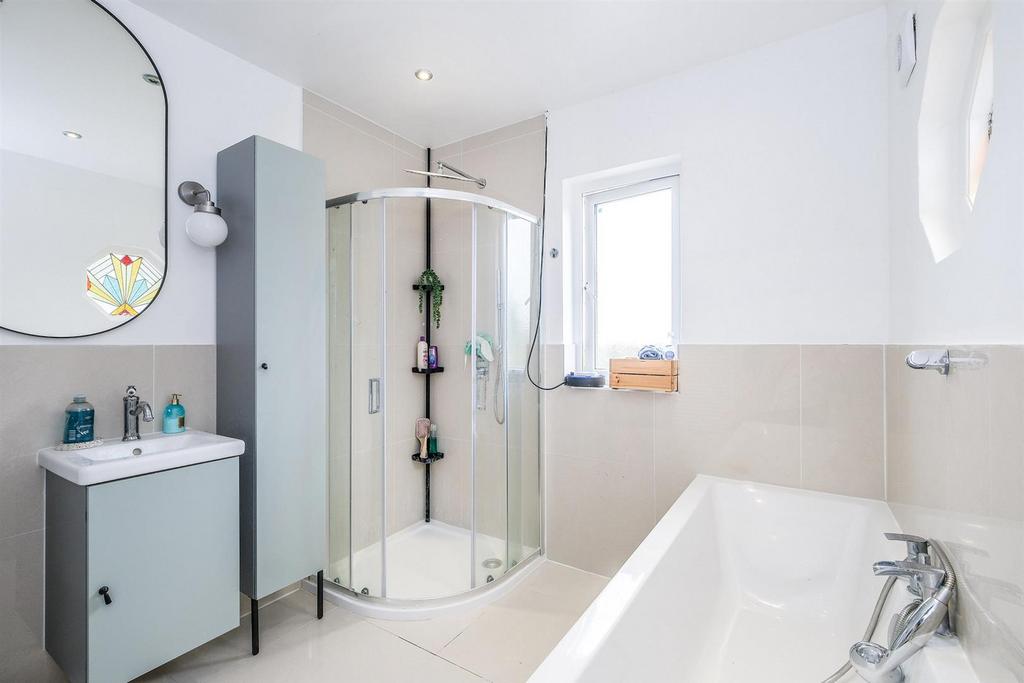 13 dovehouse gdns-2 rszd.jpg