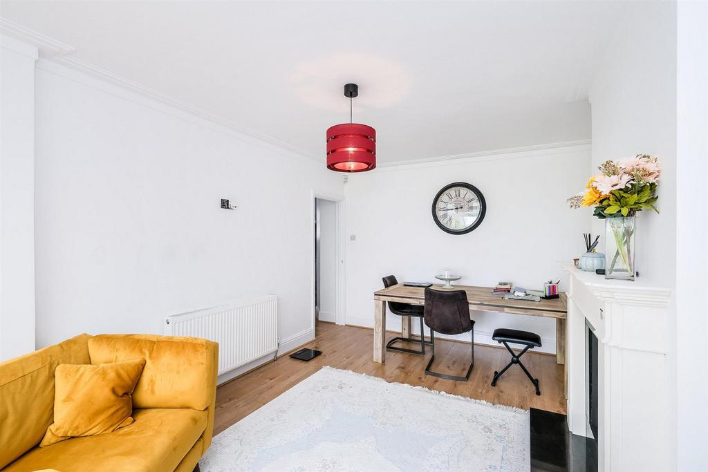 13 dovehouse gdns-17 rszd.jpg
