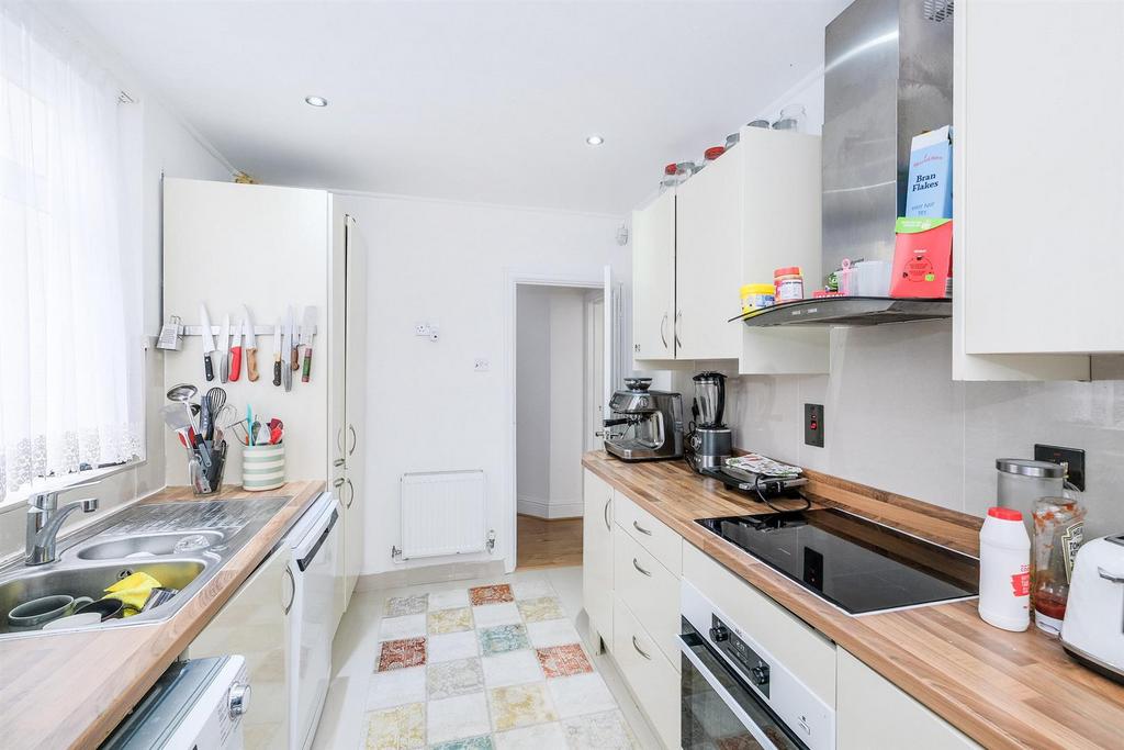 13 dovehouse gdns-14 rszd.jpg