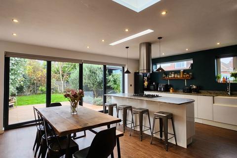 2 Catherine Way, Broadstairs, CT10 1BW