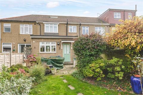 2 bedroom house for sale, Sandringham Close, Enfield