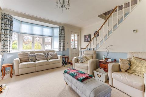 2 bedroom house for sale, Sandringham Close, Enfield