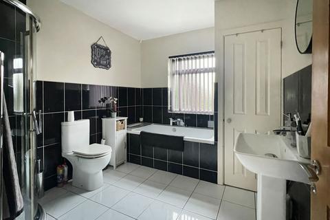 138 Lichfield Road, Bloxwich, Walsall, WS3 3BJ