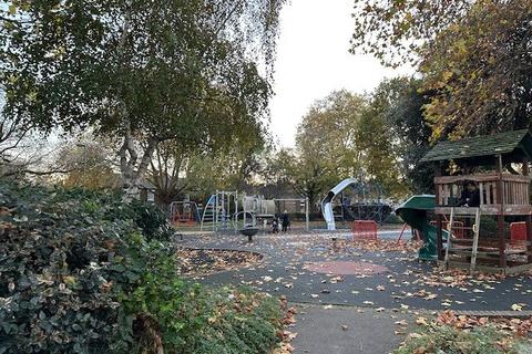146 Reform Street, London, SW11 5AH