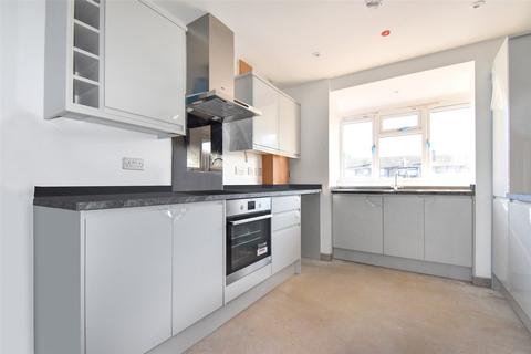 3 bedroom end of terrace house for sale, Holly Road, Hampshire GU12