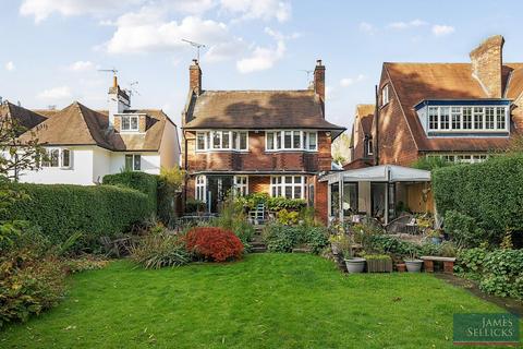 4 bedroom detached house for sale, Meadowcourt Road, Oadby, Leicestershire