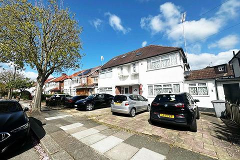 5 bedroom terraced house to rent, Oakhampton Road, London NW7