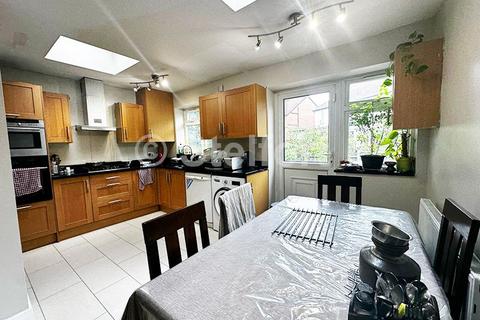 5 bedroom terraced house to rent, Oakhampton Road, London NW7