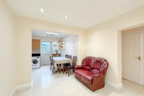 5 bedroom terraced house to rent, Oakhampton Road, London NW7