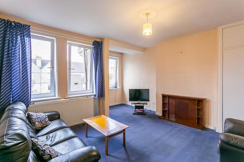 2 bedroom flat for sale, Lochend Drive, Lochend, Edinburgh, EH7