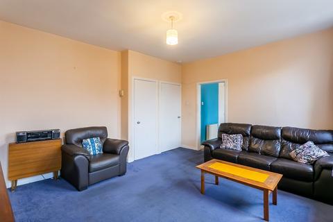 2 bedroom flat for sale, Lochend Drive, Lochend, Edinburgh, EH7