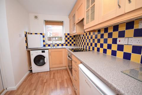 2 bedroom cottage to rent, Bear Lane, Farnham, Surrey, GU9