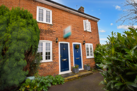 2 bedroom cottage to rent, Bear Lane, Farnham, Surrey, GU9