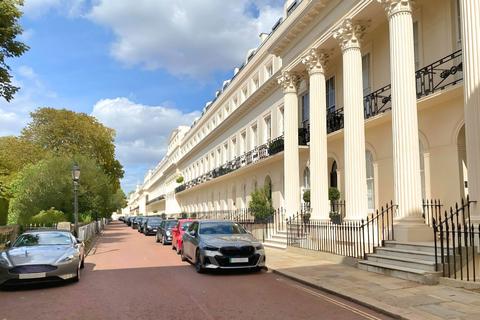 6 bedroom terraced house for sale, Regent's Park, London NW1