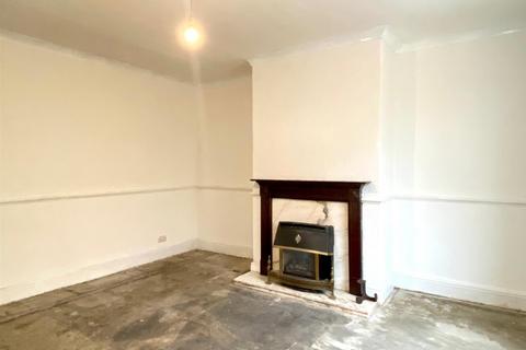 3 bedroom terraced house to rent, Firth Street, Rastrick