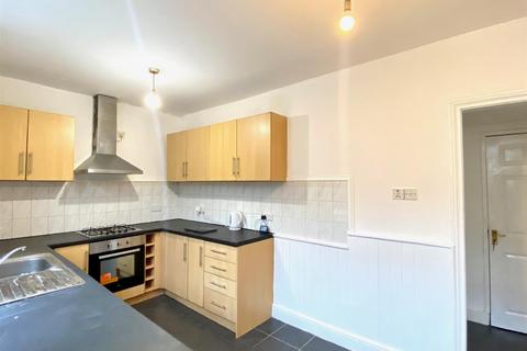 3 bedroom terraced house to rent, Firth Street, Rastrick