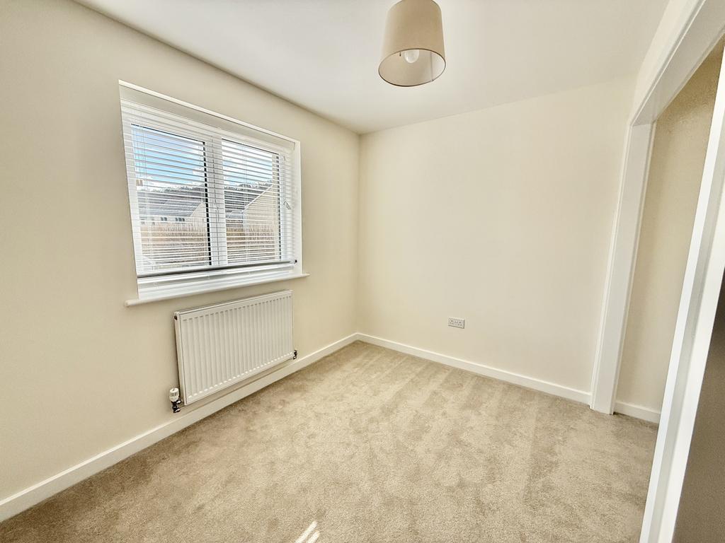 Bedroom 4 (with space for wardrobes)