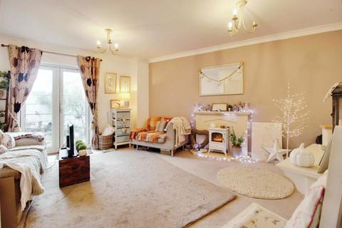 3 bedroom terraced house for sale, Butleigh Road, North Swindon, Swindon, Wiltshire, SN25 2AA