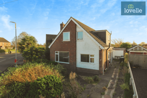 8 Church Lane, Holton Le Clay, Grimsby, DN36 5AH