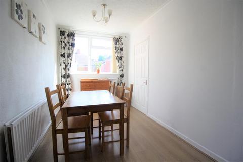 2 bedroom semi-detached house to rent, Mitchell Avenue, Coventry CV4