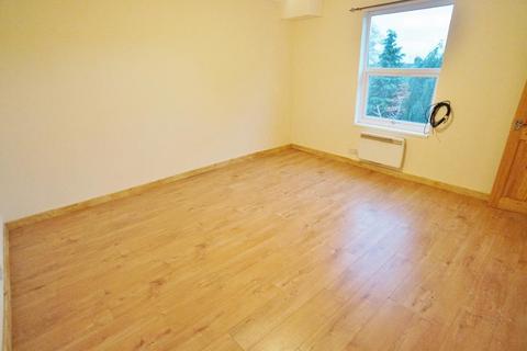 Studio to rent, Lincoln Street, Wakefield