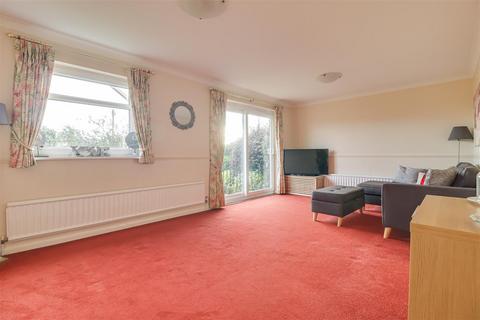 2 bedroom flat for sale, 43, Chalkwell Avenue, Westcliff-On-Sea SS0