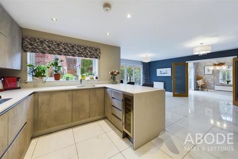 5 bedroom detached house for sale, Tithe Barn Gardens, Derby DE65