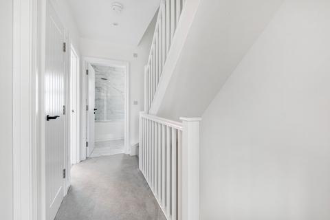 4 bedroom end of terrace house for sale, Foxes Mews, Haywards Heath, RH16