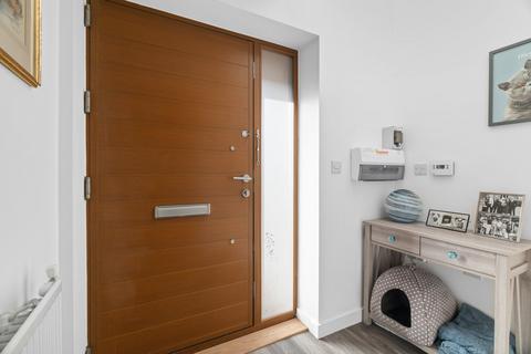 70 Consort Avenue, Trumpington, Cambridge, CB2 9AF