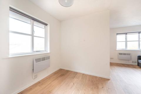 Studio for sale, Chamberlain Place, Walthamstow, London, E17