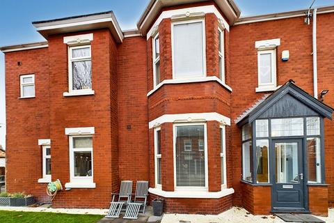 3 bedroom semi-detached house for sale, Chestnut Street, Southport PR8