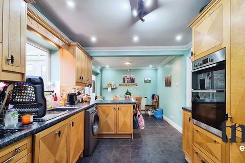 4 bedroom detached house for sale, Vaughan Close, Braintree CM77