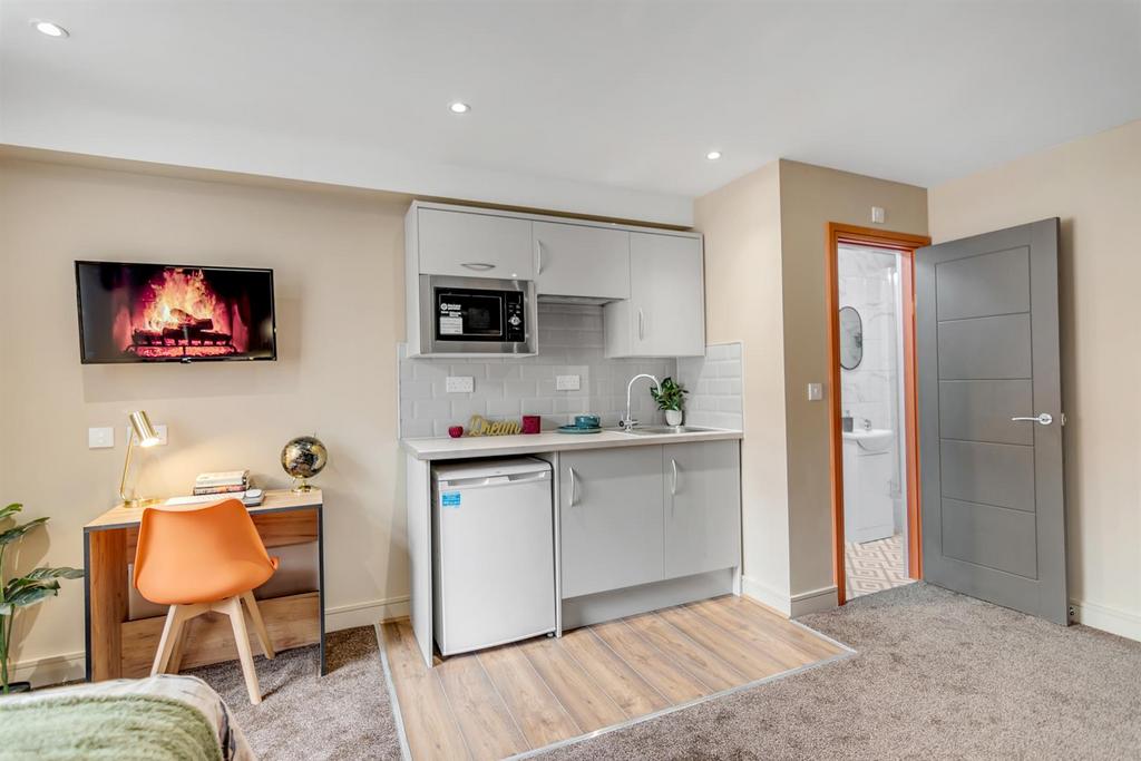 125 St George s Rd, Coventry CV1 2 DH (94).jpg
