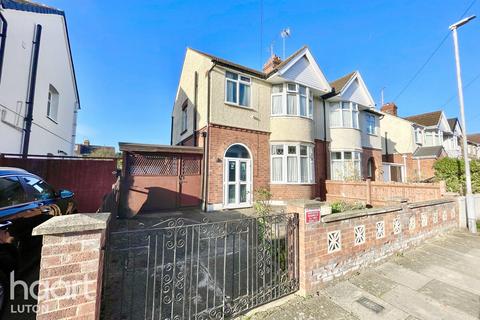 3 bedroom semi-detached house for sale, Broad Mead, Luton