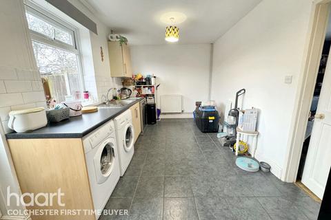 3 bedroom end of terrace house for sale, Wick Road, Colchester