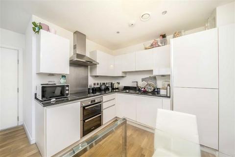 1 bedroom flat to rent, Larkwood Avenue, London SE10