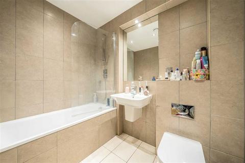 1 bedroom flat to rent, Larkwood Avenue, London SE10