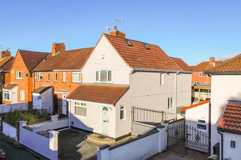 2 bedroom end of terrace house for sale, Carisbrooke Road, Bristol