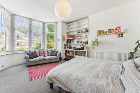 2 bedroom flat to rent, St Matthews Road, SW2