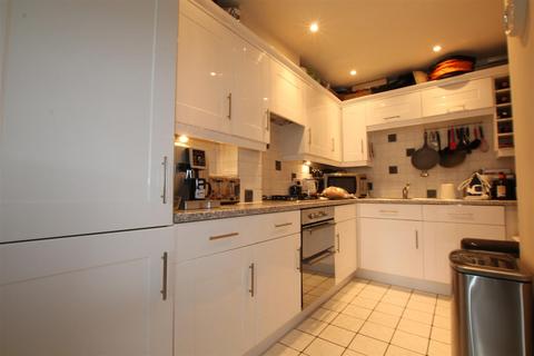 2 bedroom flat to rent, Newitt Place, Southampton