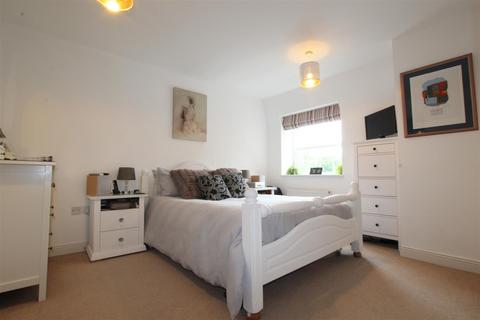 2 bedroom flat to rent, Newitt Place, Southampton