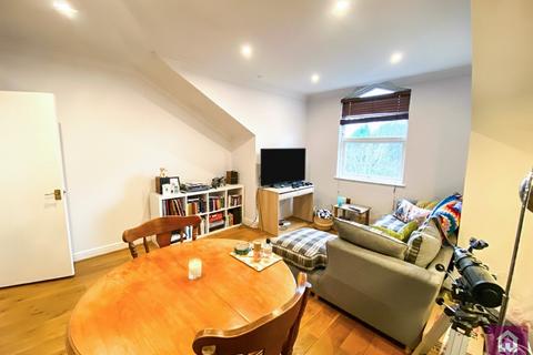 2 bedroom flat to rent, Alan Road, Manchester, M20