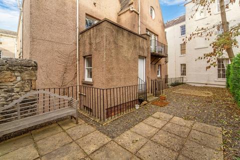 Studio to rent, St Stephen Street, Stockbridge, Edinburgh, EH3